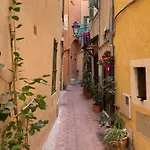 Renovated Studio In The Heart Of The Old Town